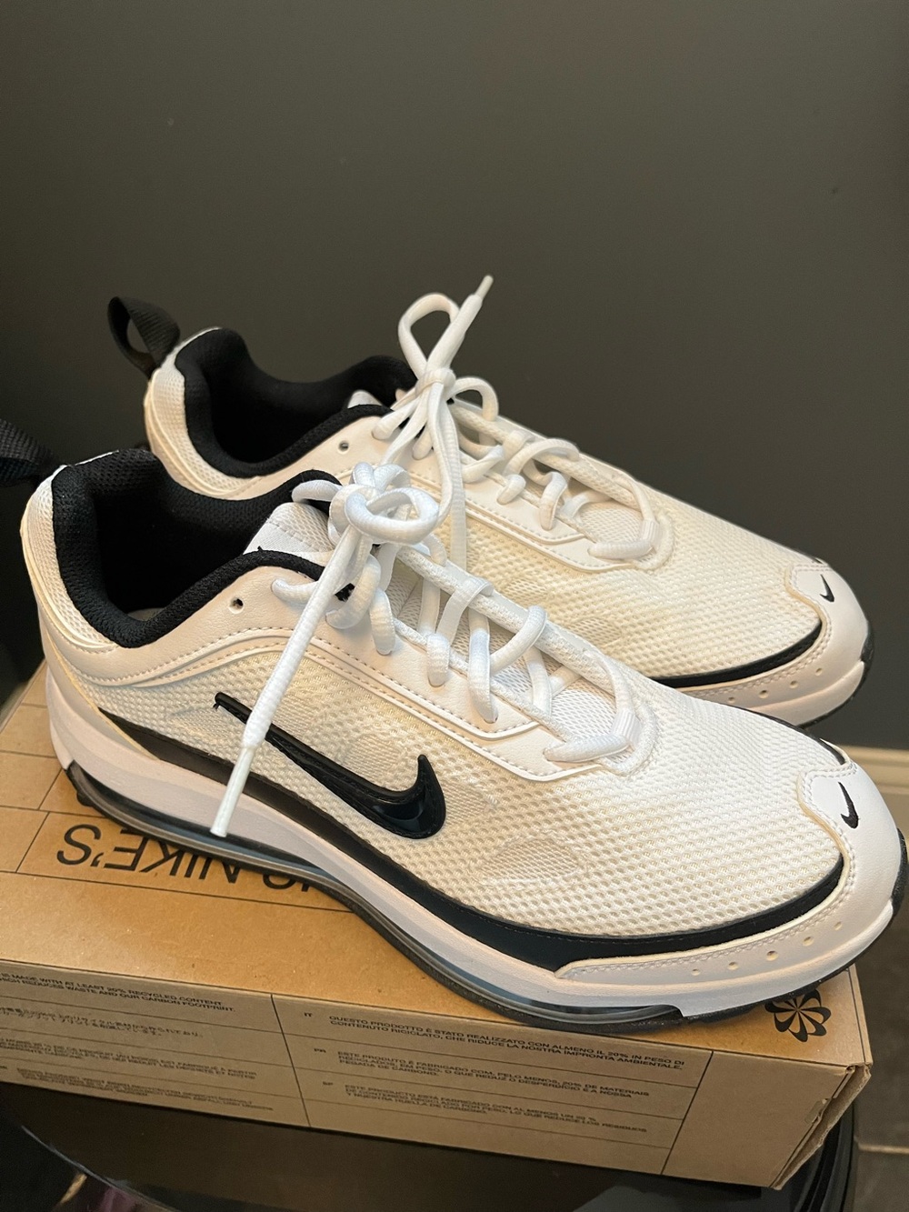 Nike White and Black Women's Air Max Low-Top Athletic Sneakers